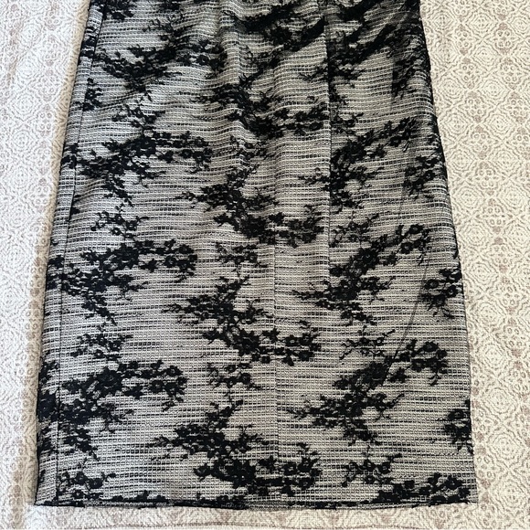 Monique Lhuillier Tweed Sheath Dress With Lace Overlay - Picture 8 of 10